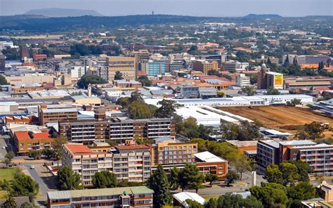Bloemfontein .